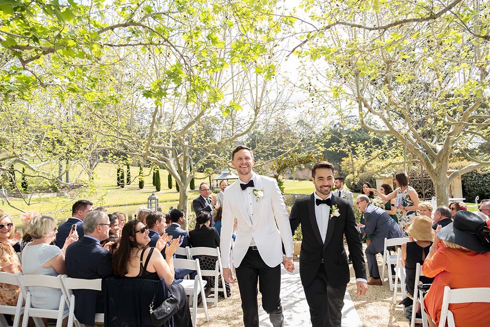 Fernbank Farm wedding – Cam and Joe are married!